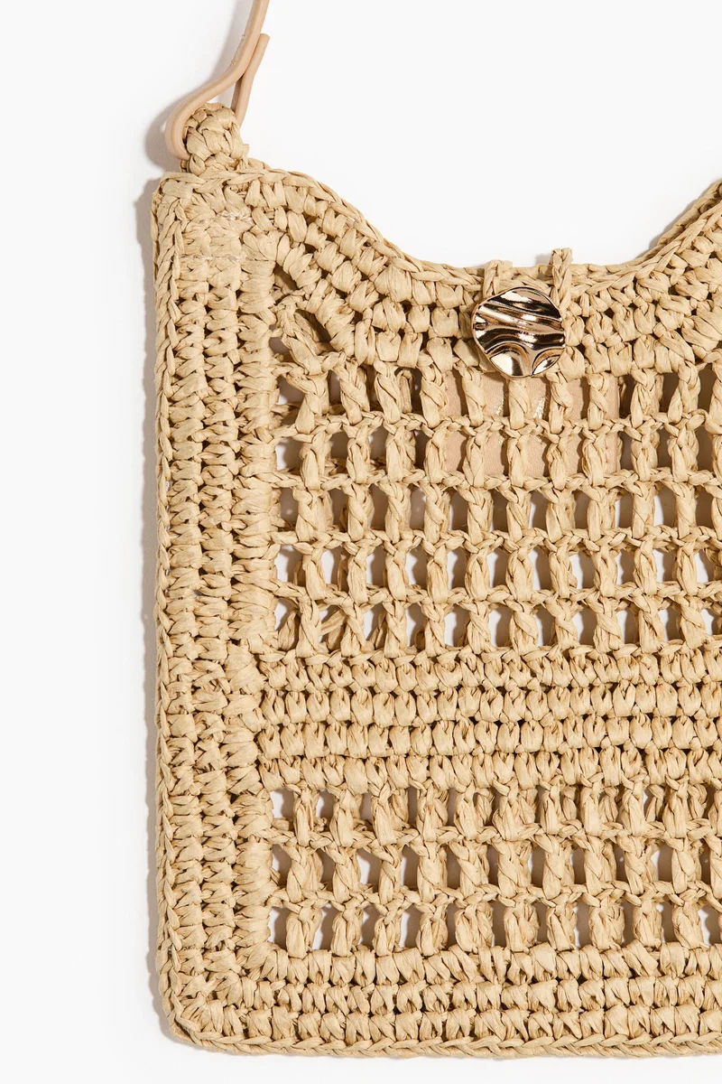 اتش اند ام حقيبة موبايل من القش